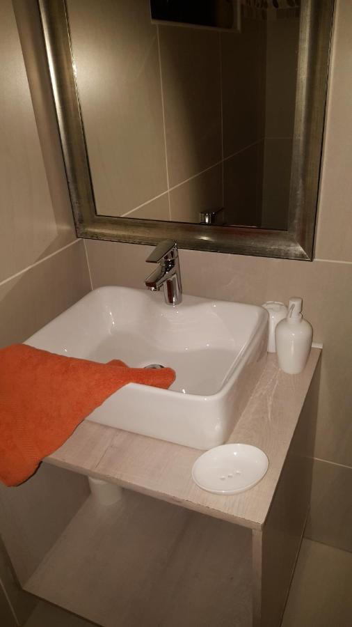 Guest House Frame Ace Bellville Esterno foto