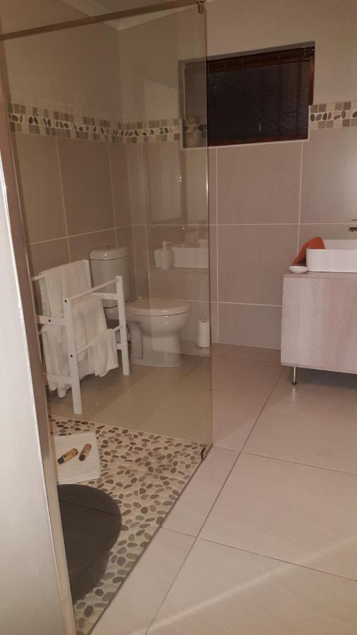 Guest House Frame Ace Bellville Esterno foto