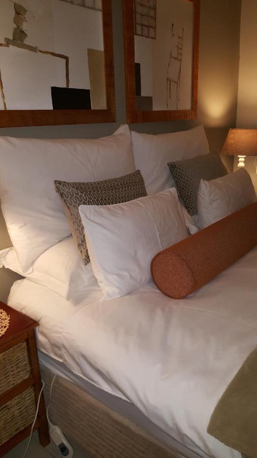 Guest House Frame Ace Bellville Esterno foto