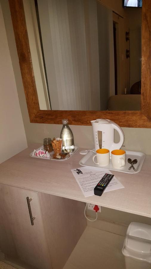 Guest House Frame Ace Bellville Esterno foto